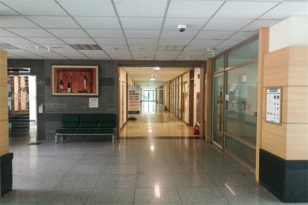 启明大学东荣馆.jpg